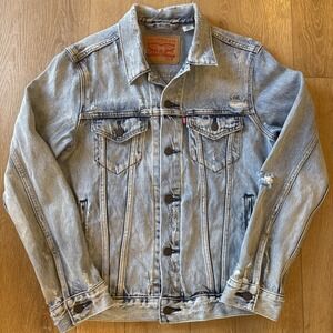 Levi's Women's Denim Jean Jacket Size S Long Sleeve Button Up Trucker Jacket EUC